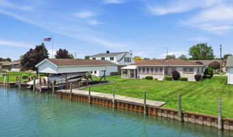 7589 Colony Dr, Algonac, MI 48001