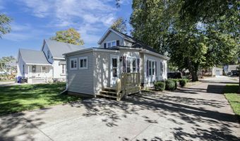 1327 N HARRIMAN St, Appleton, WI 54911