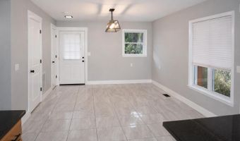 702 Center Dr W, Beaufort, SC 29902