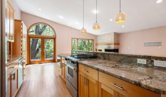 2006 11th Ave NE, Austin, MN 55912