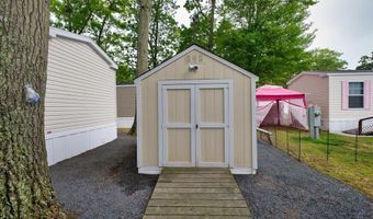 533 Forest Park, Middletown, RI 02842