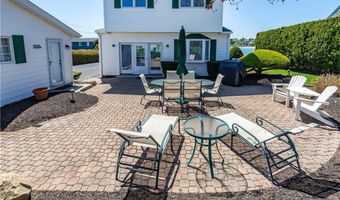 276 Bonnet Point Rd, Narragansett, RI 02882