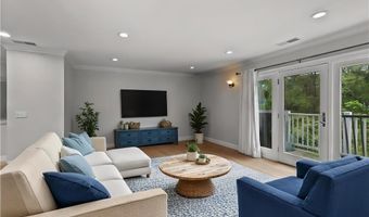21 Starr Dr 207, Narragansett, RI 02882