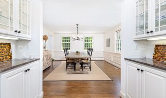 60 Old Wood Rd, Avon, CT 06001