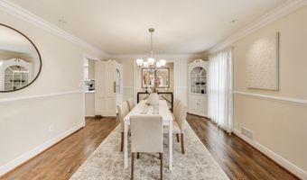 8806 FOX HILLS Trl, Potomac, MD 20854