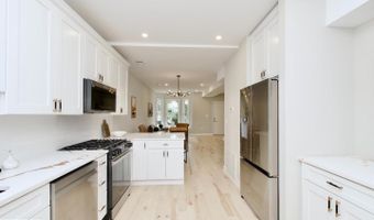 318 N PAYNE St, Alexandria, VA 22314