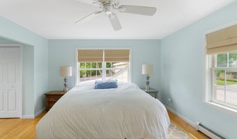 211 Oak St, Bath, ME 04530