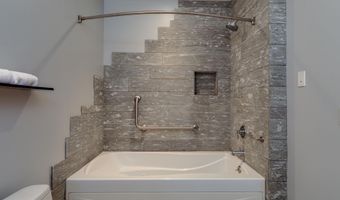 350 S Hamilton St 901, Madison, WI 53703