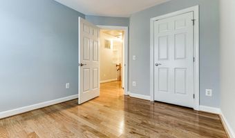 953 HARRISON Cir, Alexandria, VA 22304
