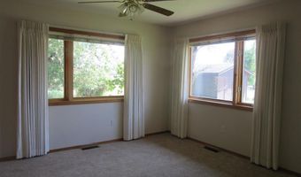 100 McCullough Dr, Cody, WY 82414