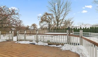 2051 Carlisle St, Algonquin, IL 60102