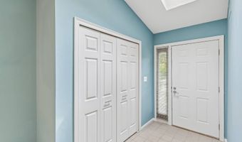 838 Lynnhaven Ln, Akron, OH 44313