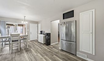 912 David St, Antioch, IL 60002