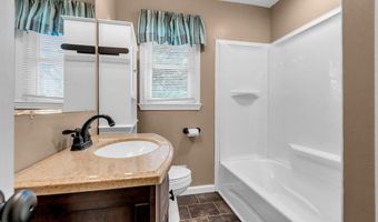 316 Seaman Ave, Beachwood, NJ 08722