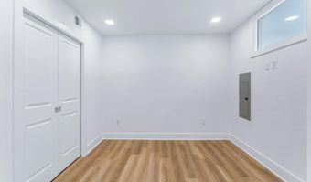701 N HENRY St 204, Alexandria, VA 22314