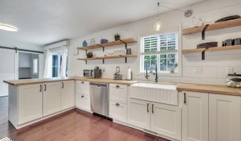 497 Rohr St, Arnolds Park, IA 51331