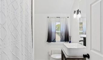 12 Blackstone St, Cumberland, RI 02864