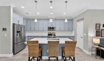 7020 OLD BENTON Dr, Apollo Beach, FL 33572