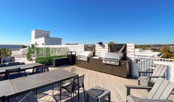 635 SLATERS Ln G-01, Alexandria, VA 22314