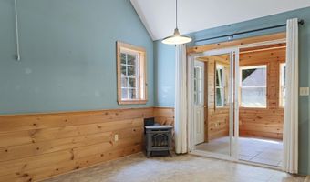 96 Taylor Woods Rd, Belgrade, ME 04917