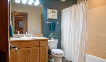 1804 Wildflower Ln NE, Alexandria, MN 56308
