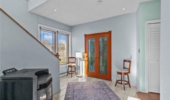 99 Smith St, Bristol, RI 02809