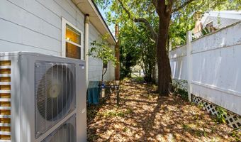 34 7th St, Apalachicola, FL 32320