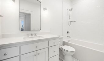 823 NW 14th St, Bentonville, AR 72712