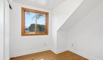 124 Roselawn St, Algonac, MI 48001