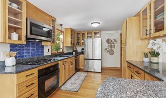 215 Middle Rd, Boxborough, MA 01719