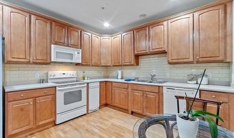 170 Haverhill St 136, Andover, MA 01810