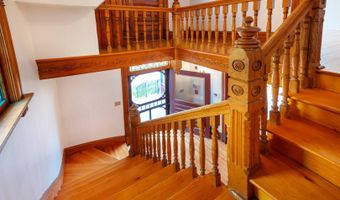 302 S Main St, Algonquin, IL 60102