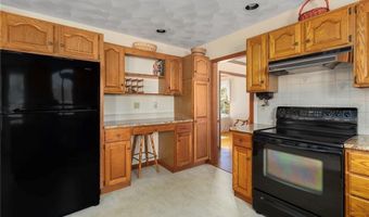 227 Prospect Ave, Middletown, RI 02842