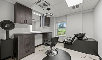 4588 Kenny Rd, Columbus, OH 43220