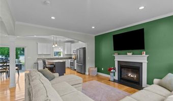 25 Ironwood Dr, Coventry, RI 02816