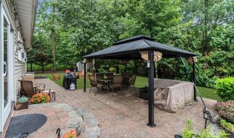 266 Orchard Ave, Belford, NJ 07718