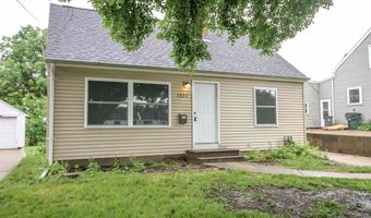 1233 32nd St NE, Cedar Rapids, IA 52402