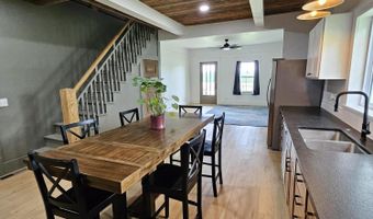3073 State Highway WW, Aurora, MO 65605