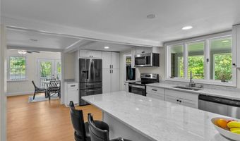 31 Brookside Dr, North Smithfield, RI 02896