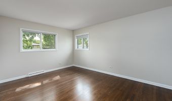 838 S Michigan Ave, Addison, IL 60101