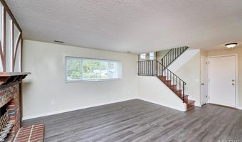 241 Valleyoak Ct, Ballwin, MO 63021