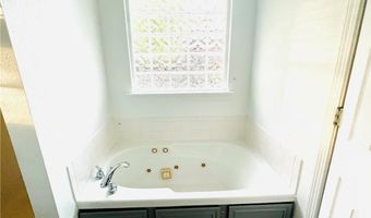902 SW Navajo Dr, Bentonville, AR 72712