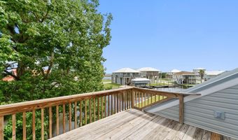 424 Riverview Dr, Bay St. Louis, MS 39520