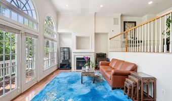 817 OAK KNOLL Ter, Rockville, MD 20850