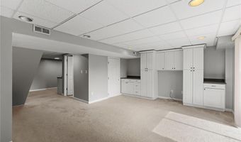 1770 Spring View Terrace Ct, Ballwin, MO 63021