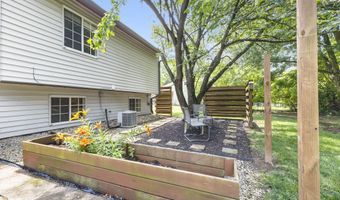 8536 Friendship Ln, Indianapolis, IN 46217