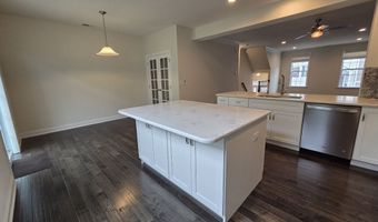 12 Putnam Ln, Danbury, CT 06810