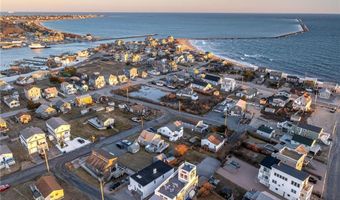 6 Macalder St, Narragansett, RI 02882