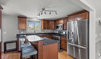 83 Bateman Ave, Cranston, RI 02920