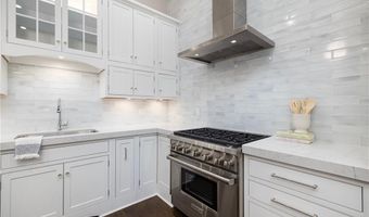 50 School St 5, Newport, RI 02840